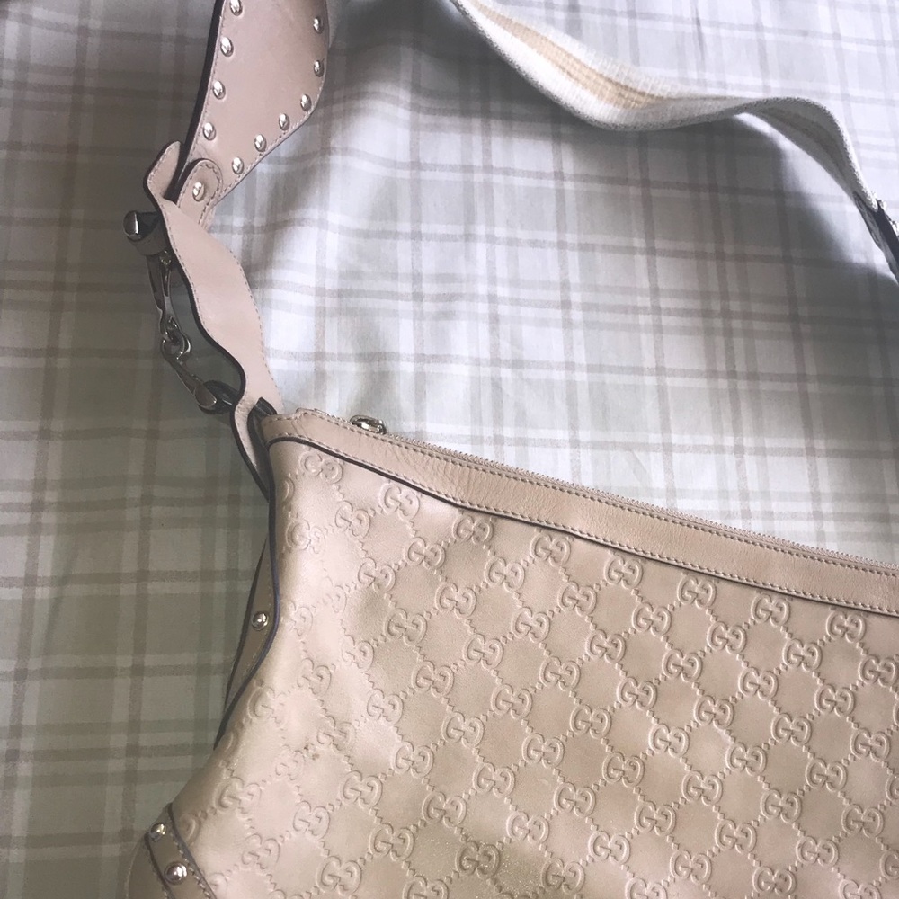 Authentic new tan leather shoulder bag by Gucci!